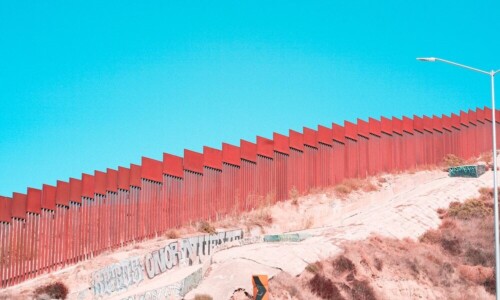 photo of the US Mexico border wall by Barbara Zandoval used by Gasparian Spivey Immigration 