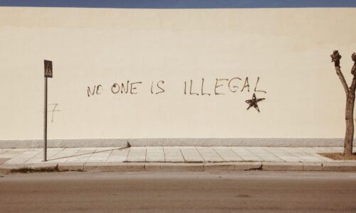 Graffiti: No on is illegal
